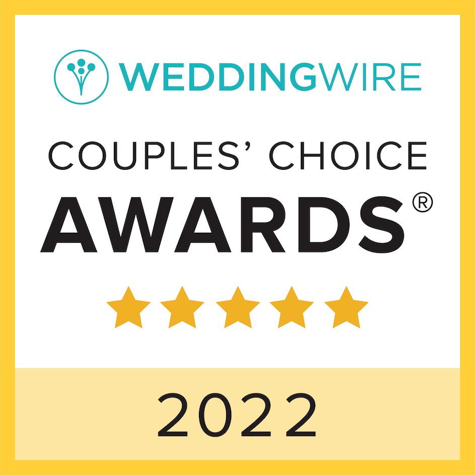 This image features the WeddingWire Couples' Choice Awards 2022 logo, including five gold stars, within a yellow-bordered square.